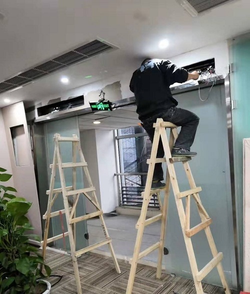 成都感應(yīng)門維修 成都感應(yīng)門維修