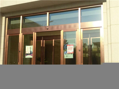 自動(dòng)門(mén)的裝置機(jī)構(gòu) 自動(dòng)門(mén)的裝置機(jī)構(gòu)