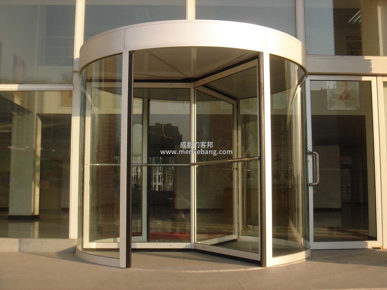 旋轉自動門如何選擇