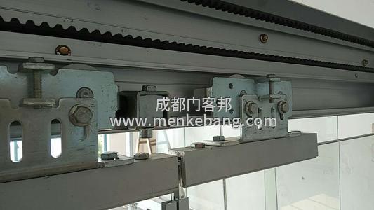 自動門軌道脫落調(diào)哪里,自動門軌道可以上油嗎 自動門軌道脫落調(diào)哪里,自動門軌道可以上油嗎