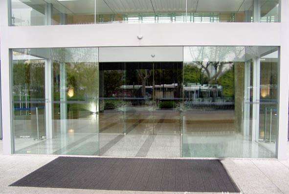 自動(dòng)玻璃門(mén)的工作原理及安裝方法介紹 自動(dòng)玻璃門(mén)的工作原理及安裝方法介紹